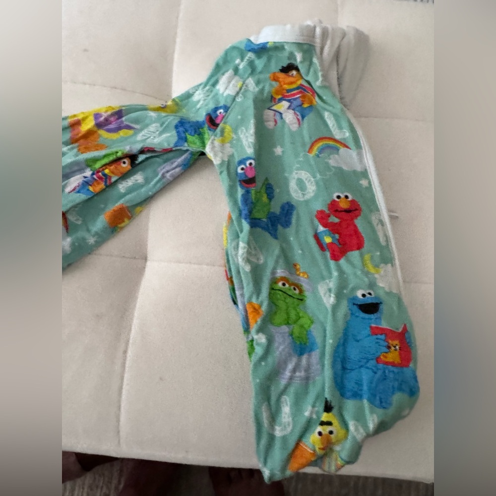 Sesame Street Little Sleepies with Colorful Character 3-6 months!